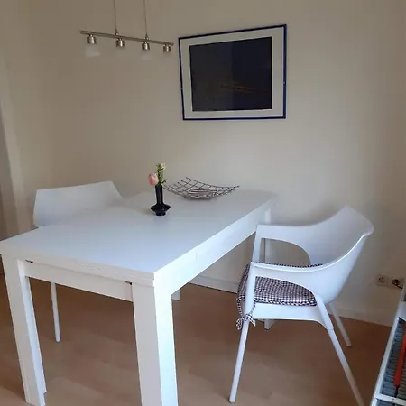 In Mit Kleiner Terrasse Stoltebüll