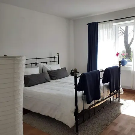 In Mit Kleiner Terrasse Apartment Stoltebull