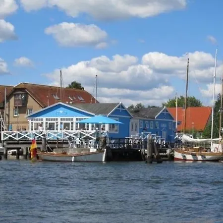 In Mit Kleiner Terrasse Stoltebüll